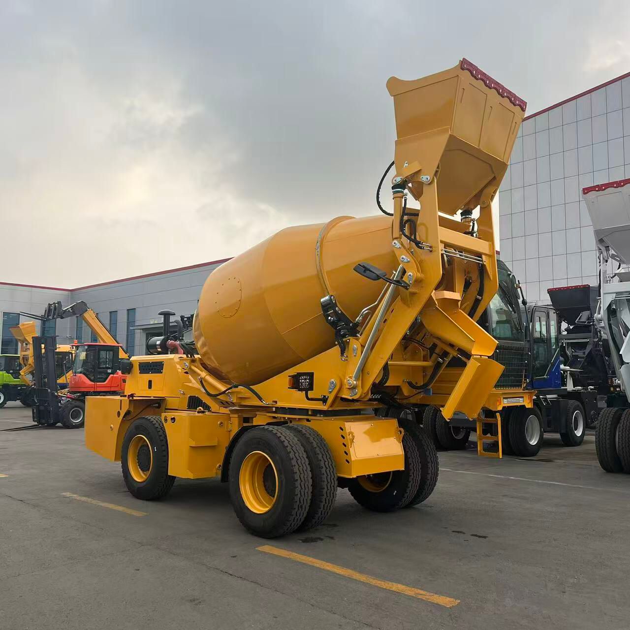 Бетоносмесители 1,5 м³, 2 м³, 2,6 м³, 3,5 м³, 4 м³ и 5 м³. 